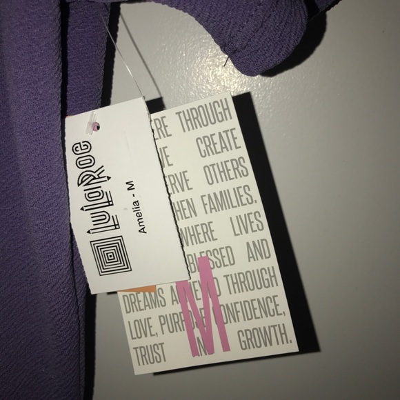 Lularoe Amelia - Picture 1 of 2